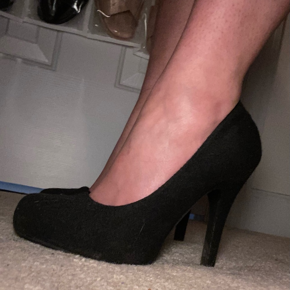 Black High-Heel Pumps size 6.5